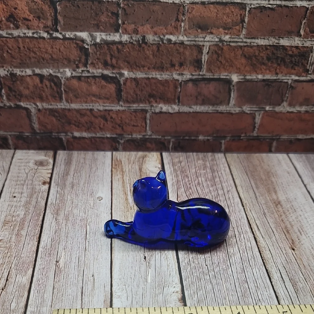 Vtg Cobalt Blue Art Glass Ally Cat Figurine. 1980's - Picture 4 of 9